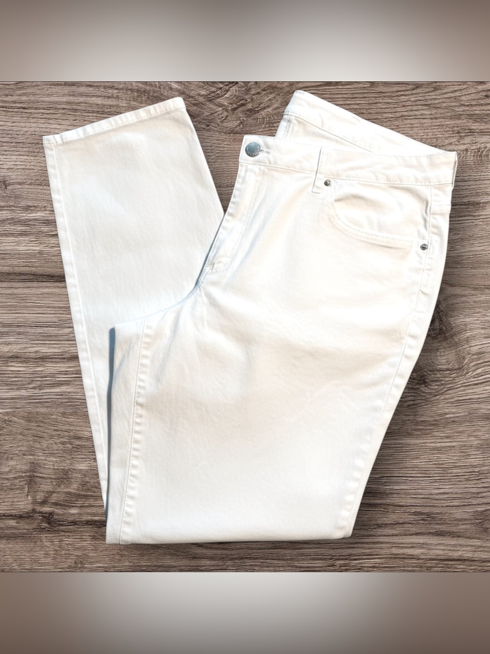 Coastal Chic Crown & Ivy Curvy Straight Leg White Jeans
